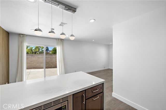 Building Photo - 822 E Borchard Ave