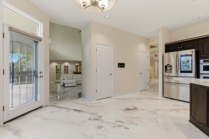 Building Photo - 9706 Tanoan Dr NE