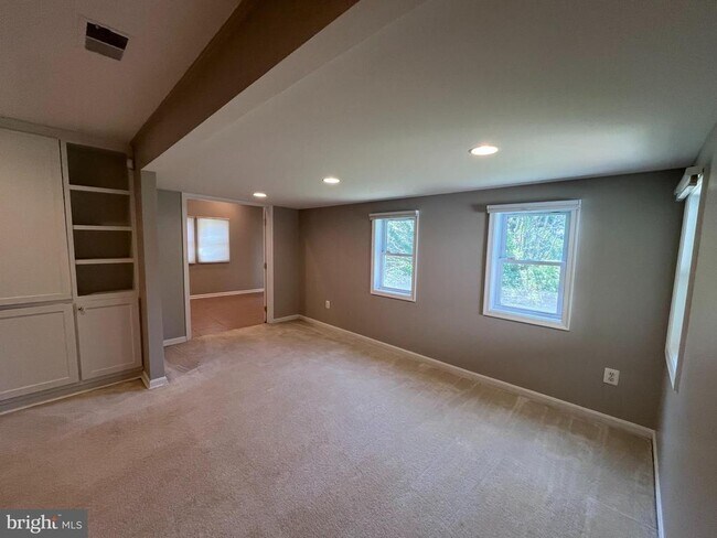Building Photo - 6516 Cape Ct