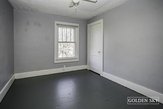 Building Photo - 1103 Mourer St