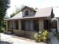 Building Photo - 1 bed / 1 bath rental in Seminole Heights