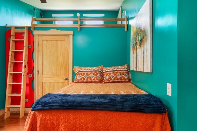Building Photo - 105 Creative Cove