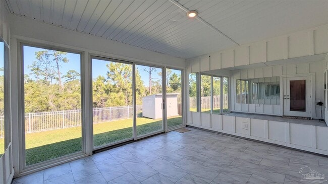 Building Photo - 3333 Southwind Dr