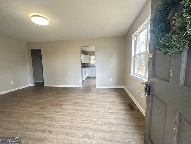 Building Photo - 1133 White Oak Dr