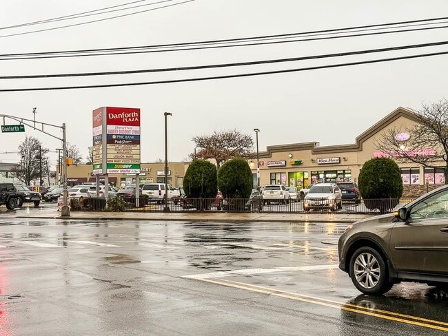 Building Photo - 8 West Side Ave