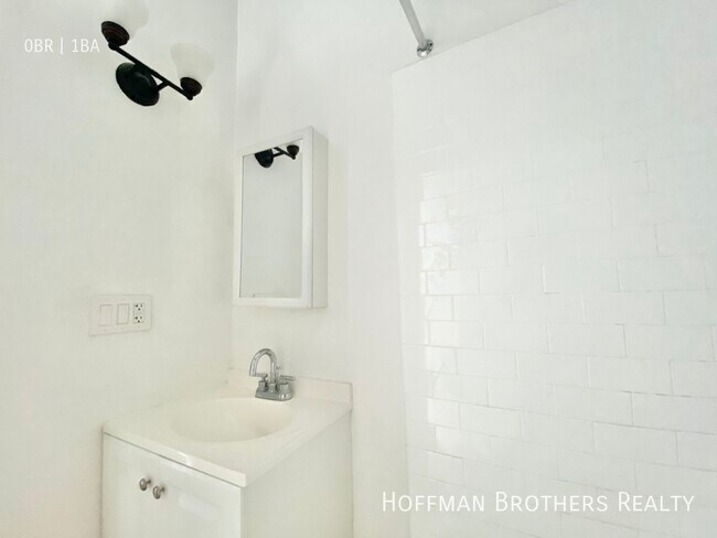 Building Photo - 1416 W Olympic Blvd