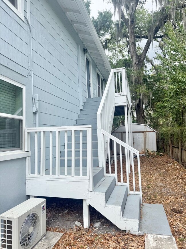 Building Photo - 122 E Hibiscus Dr