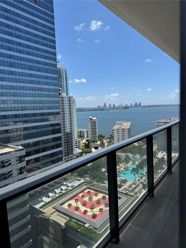 Building Photo - 1451 Brickell Ave
