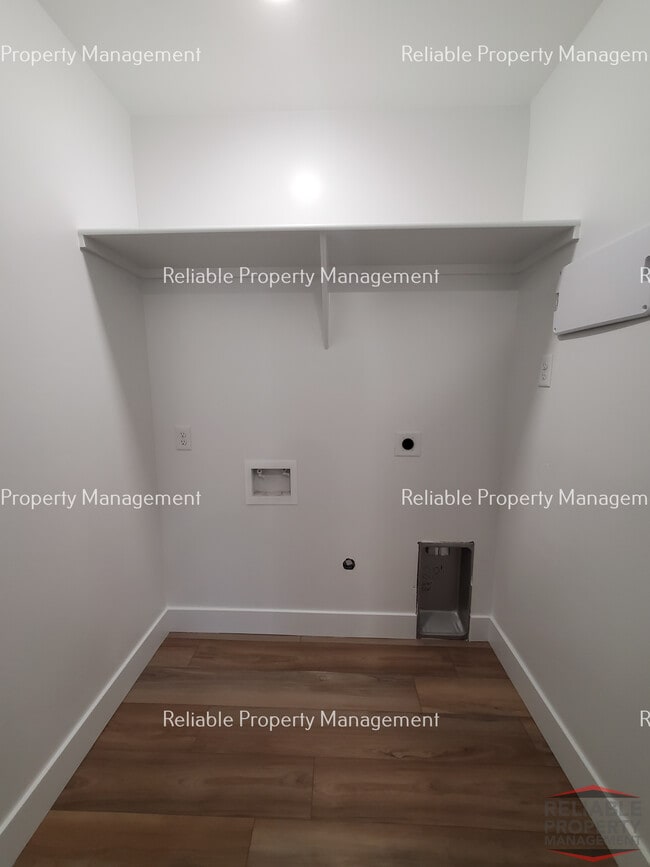 Building Photo - 1654 Ammon St