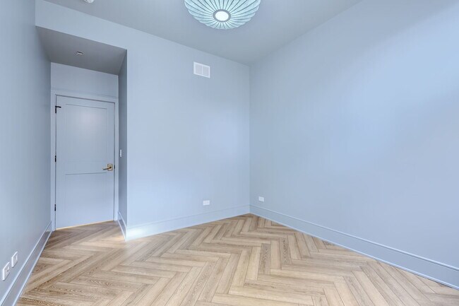 Building Photo - 2043 N Humboldt Blvd