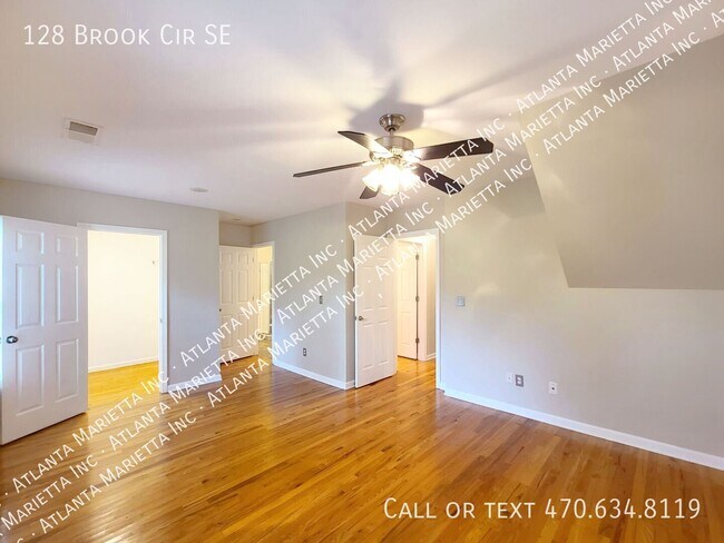 Building Photo - 128 Brook Cir SE