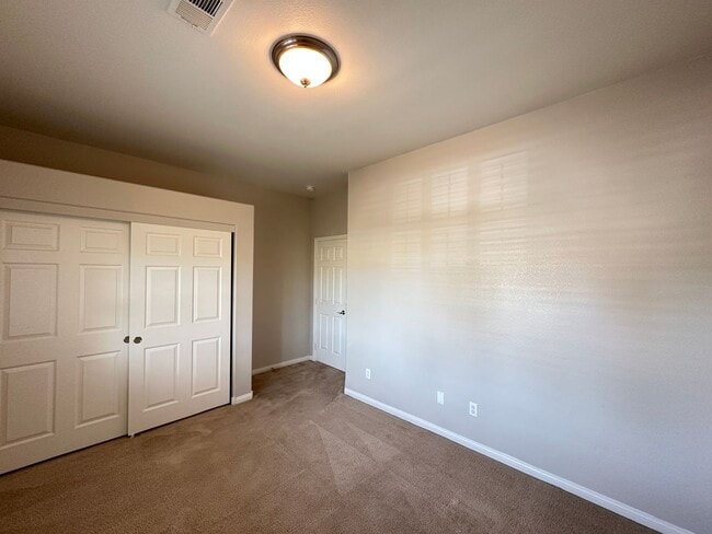 Building Photo - Pinnacle Peaks-Torrey Pines Southwest