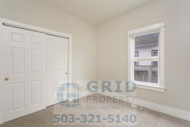 Building Photo - Spacious Craftsman Home - Huge Lot - N Portland!