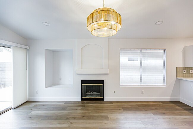 Building Photo - Stunning 3-bedroom One Story Home