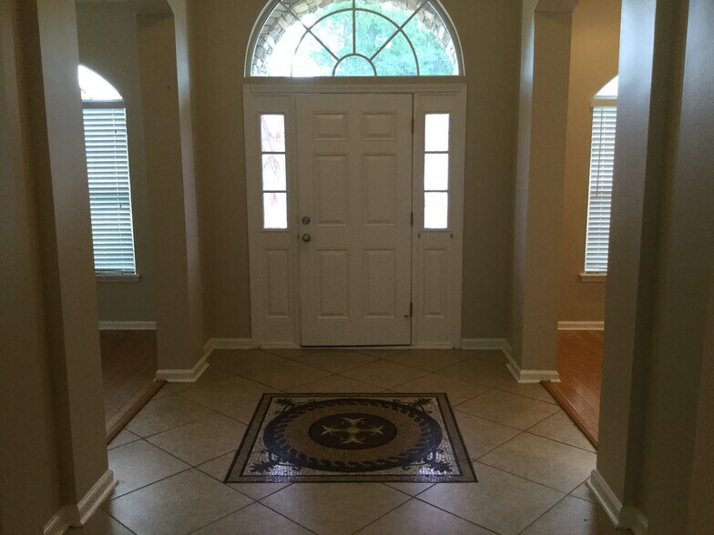 Building Photo - 11540 Jerry Adams Dr