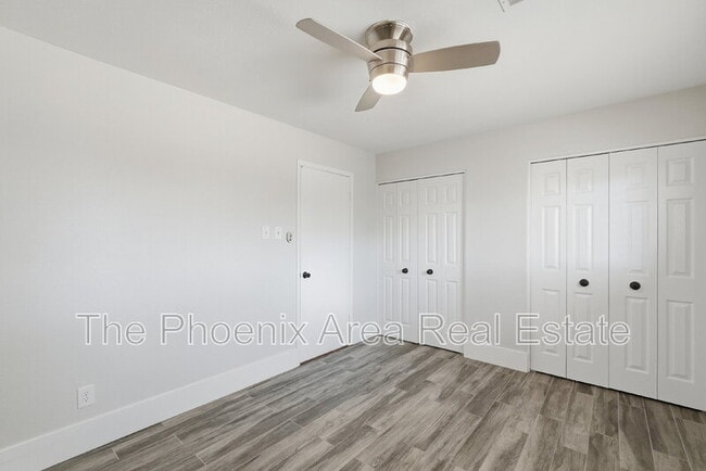 Building Photo - 447 E Carson Dr