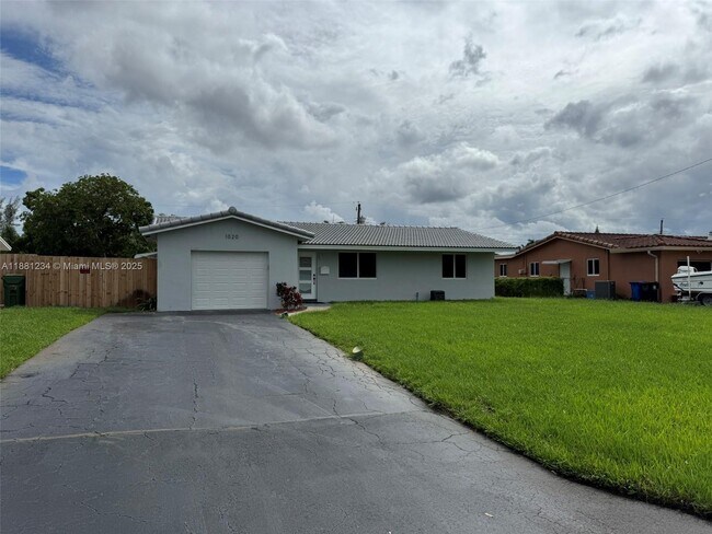 Building Photo - 1020 NW 45th Ct