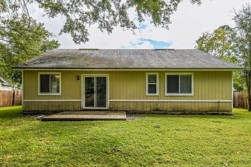 Building Photo - 542 Lewis Morris St