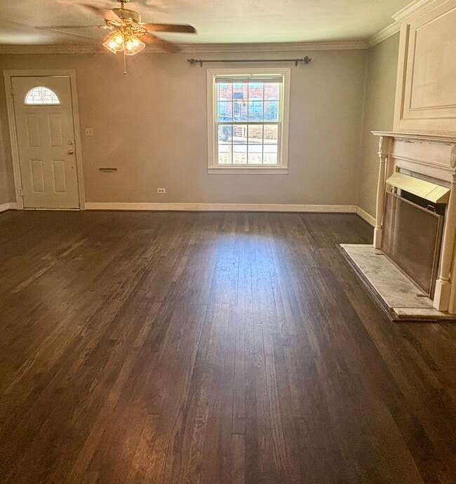 Building Photo - Cute Cottage For Rent!