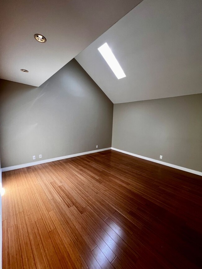 Building Photo - Must see-