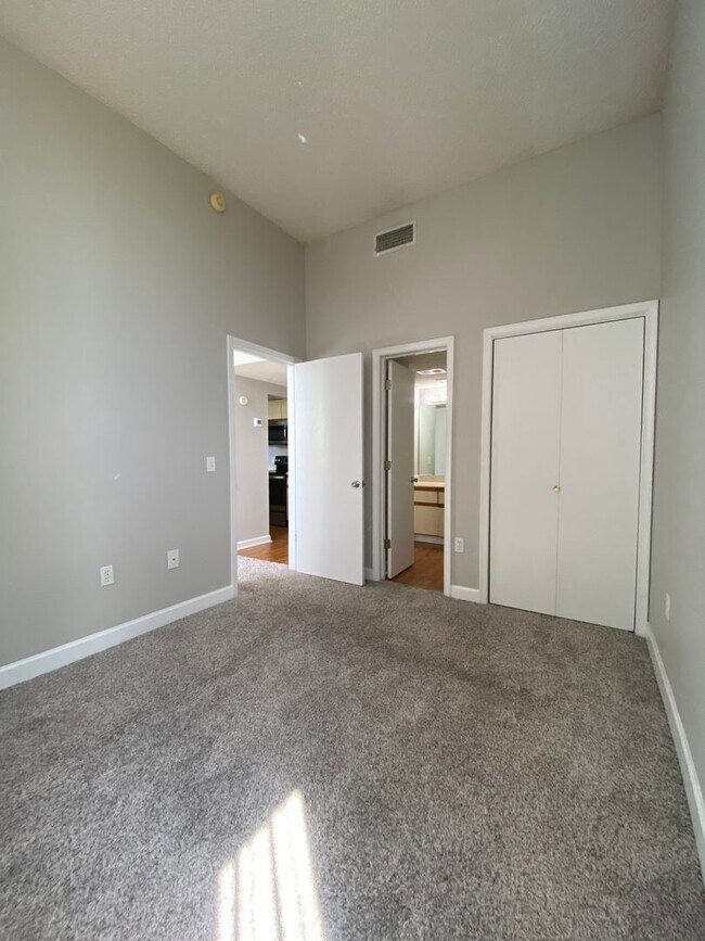 Building Photo - wh103