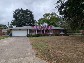 Building Photo - Spacious 3 Bedroom Home!