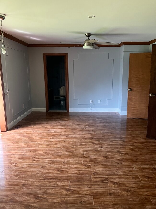 Master Bedroom - 13730 Plumbrook Rd