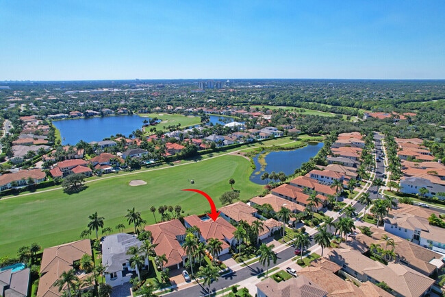 Building Photo - 528 Les Jardin Dr