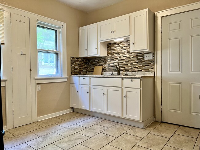 Building Photo - 4645 N 38th St