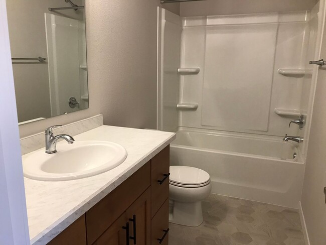 Building Photo - Valley View Townhomes