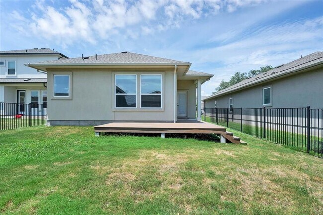 Building Photo - 133 Monterey Oak Trl