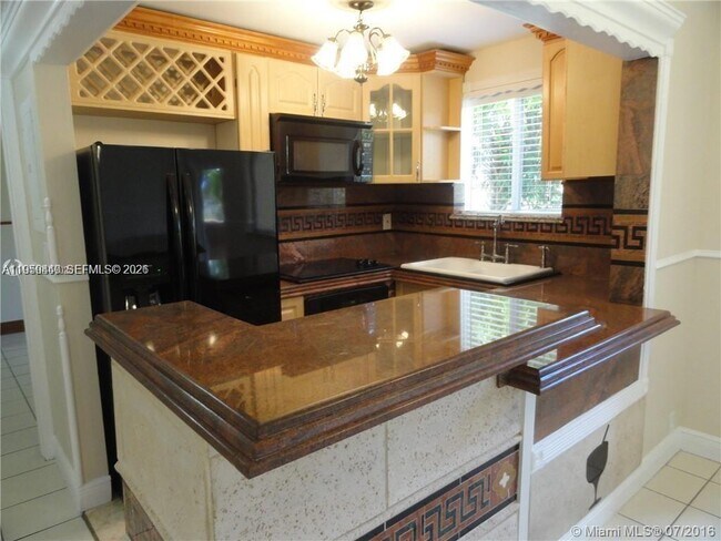 Building Photo - 6205 SW 131st Ct