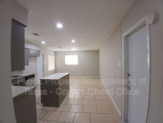 Building Photo - 4713 S Shea Pkwy