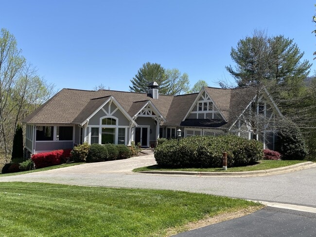 Primary Photo - 65 Orvis Stone Cir