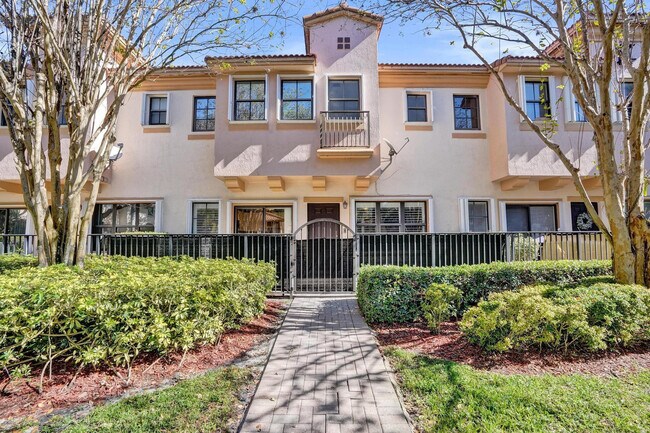 Building Photo - 6105 Grand Cypress Cir W