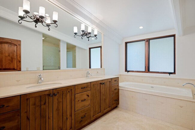 Building Photo - Montecito Property with a View and a Pool ...