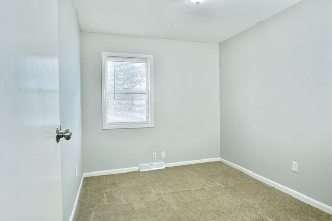 Building Photo - 226-228 W Park Ave