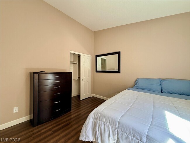 Building Photo - 8565 Hogan Falls Cir