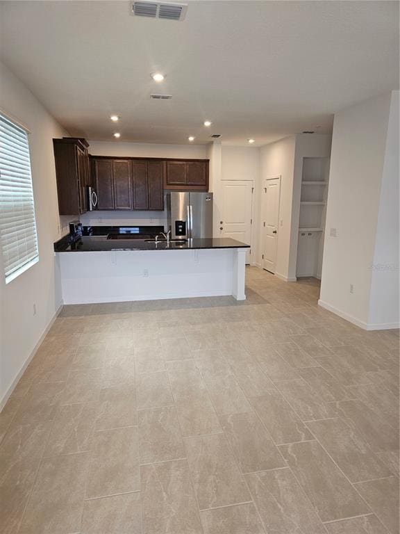Building Photo - 9863 Walkway Dr