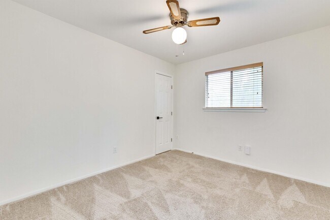 Building Photo - 5403 Porsche Ln