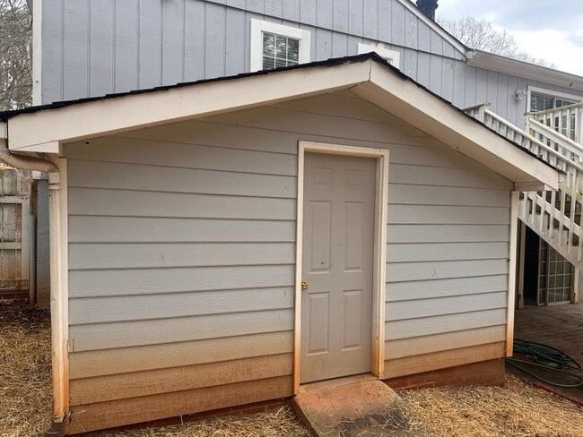 Building Photo - 10750 Plantation Bridge Dr