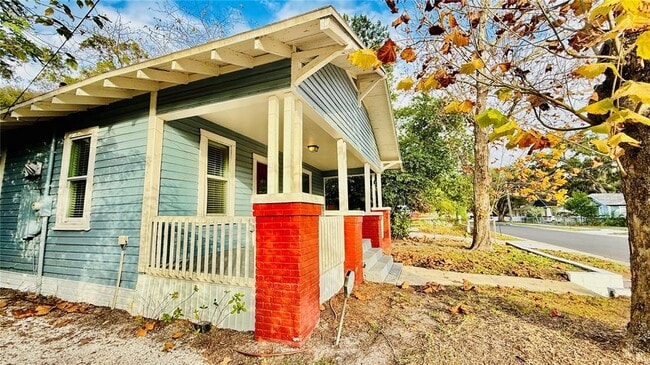 Building Photo - 1210 E 33rd Ave