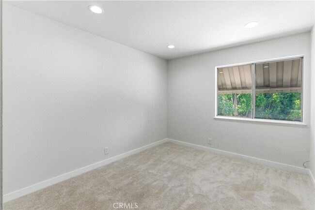 Building Photo - 5415 E Willowick Cir