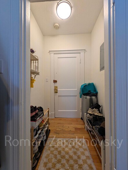 Building Photo - 74 Brainerd Rd