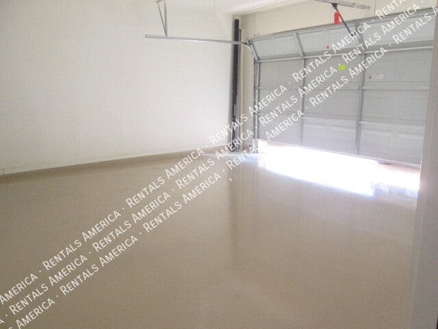 Building Photo - 2218 N 135th Dr