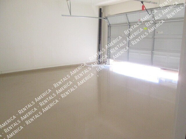 Building Photo - 2218 N 135th Dr