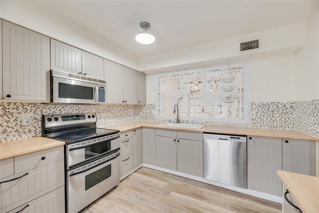 Building Photo - 2502 Tierra Dr