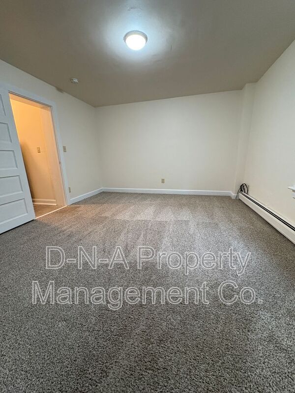 Building Photo - 552 Scott St