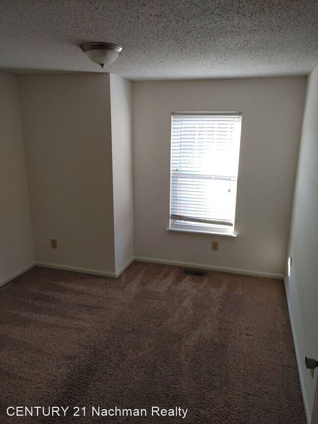 Building Photo - 2 br, 2.5 bath House - 676 Oleander Circle