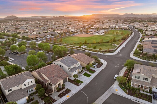 Building Photo - 3 Bedroom Model Home for Rent in Murrieta